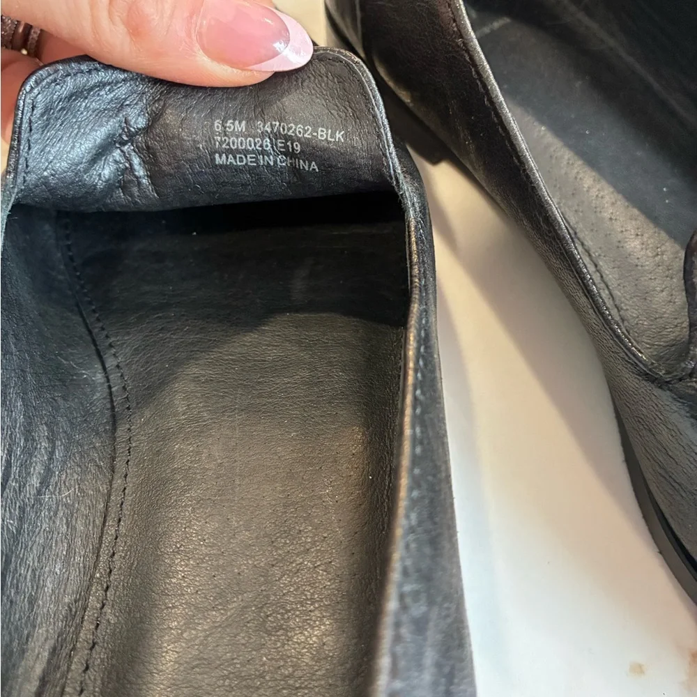 Frye Women's Kenzie Venetian Loafers in black leather size 6.5 - Picture 3 of 3